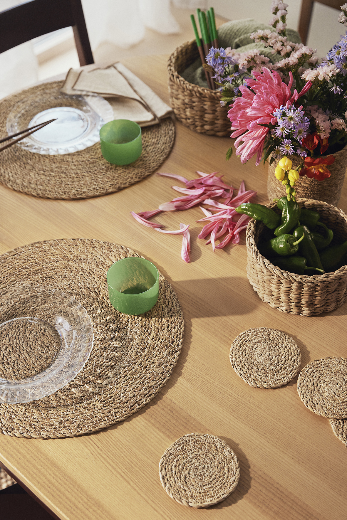 Round bread basket made of braided seagrass S/3