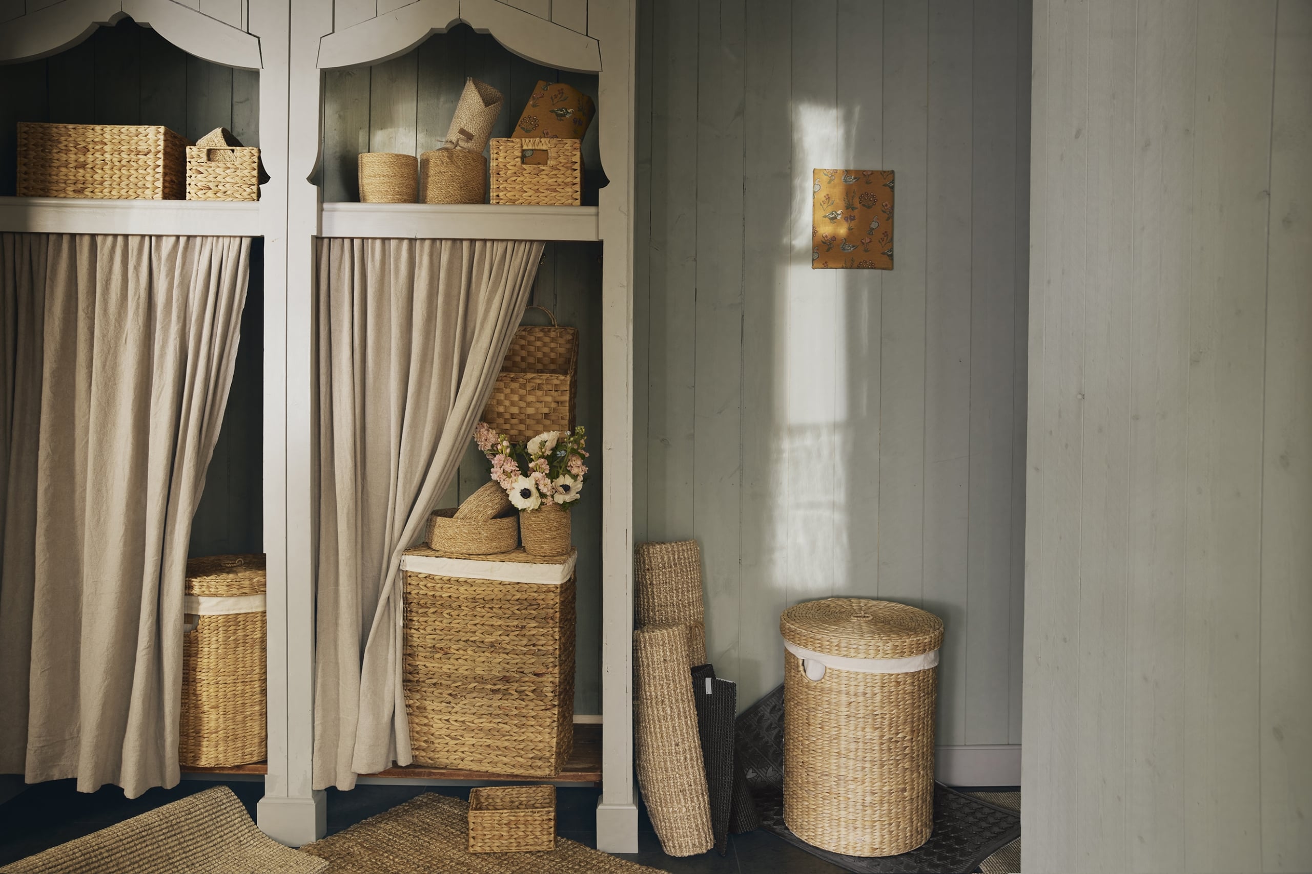 Liten rektangulär back Lily i vattenhyacint S/3