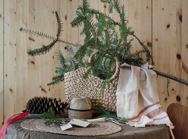 Mini basket in seagrass with black edge of jute Emil S/4