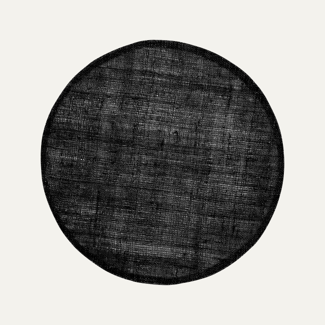 Black round linen placemat Linnea 