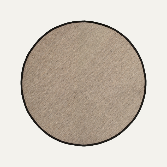 Natural melange round rug Jenny with black border, made of sisal