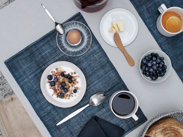 Dark blue rectangular linen placemat Linnea