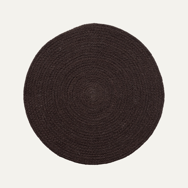 Round placemat Ella brown. Made of jute.