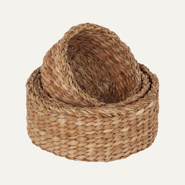 Round bread basket made of braided seagrass S/3
